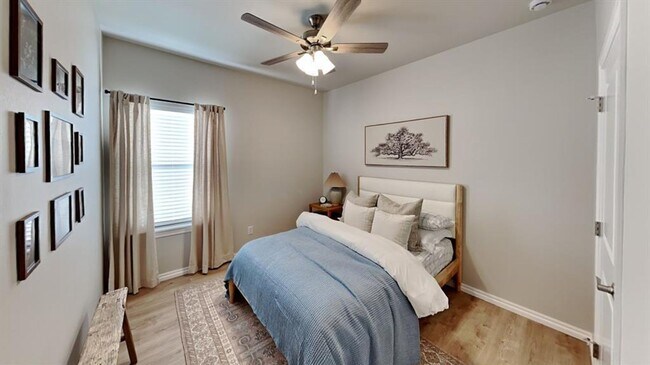 Building Photo - LUXURY 3 bedroom 2 bathroom cottage in 55+ community in Warr Acres, OK (LEASING SPECIAL)