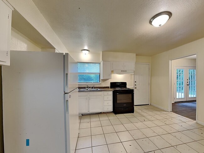 Building Photo - 7207 Arborcrest Dr