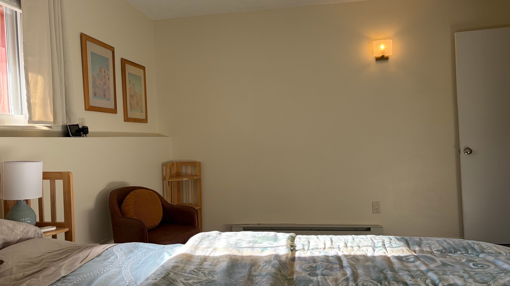 Queen Bed in large room can hold another twin bed - 1205 Centaur Cir