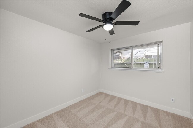 Building Photo - 1107 Progreso Dr