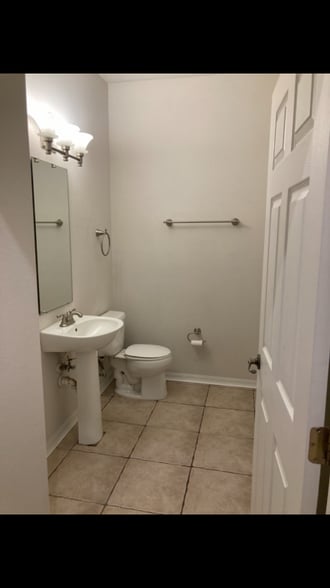 Building Photo - 2627 Lyndscape St