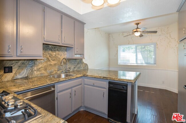 Building Photo - 4355 Ventura Canyon Ave