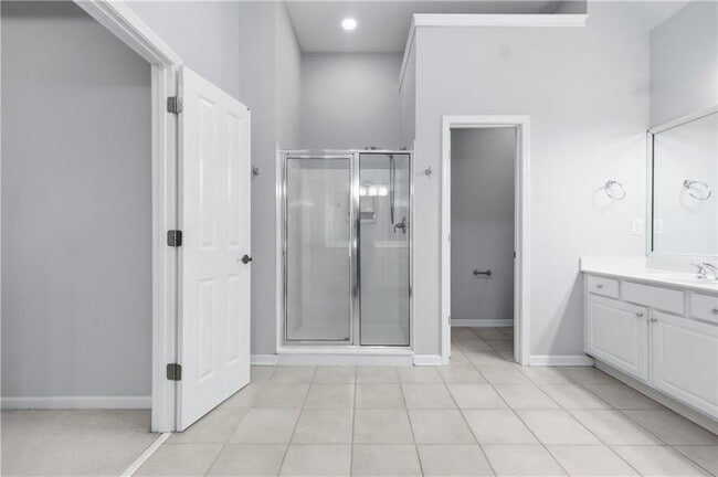 Building Photo - 3194 Windsor Lake Dr NE