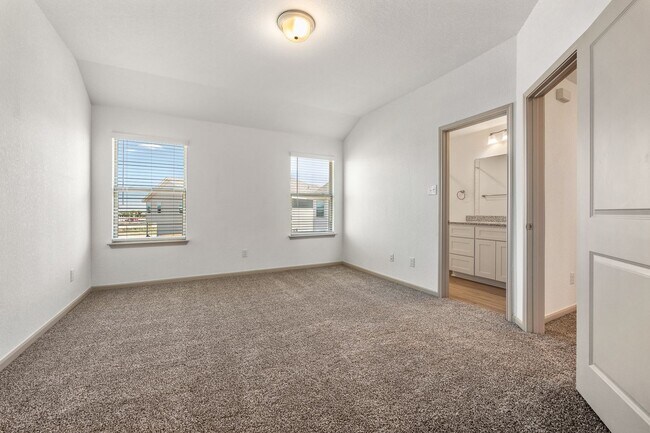 Building Photo - 7518 Gramercy Wy