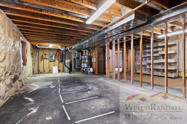 Building Photo - Spacious Single Family Home With Attached ...