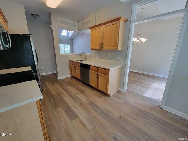 Building Photo - 7954 Willowglen Dr