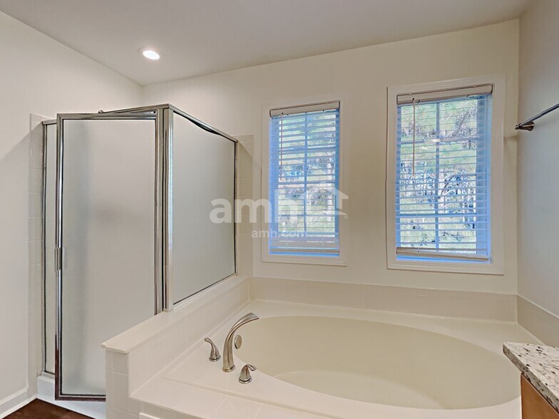 Building Photo - 982 Simonton View Ln SE