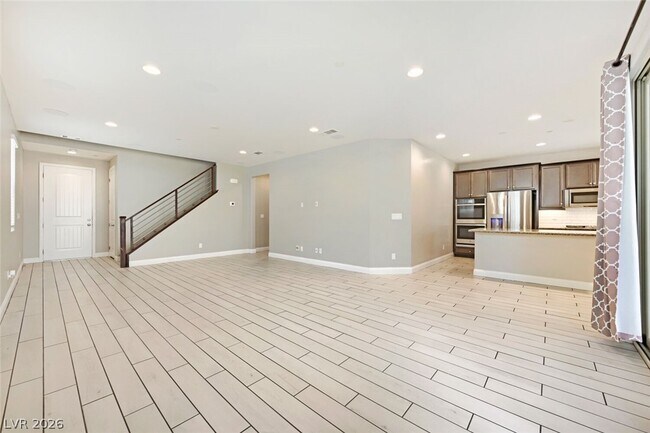 Building Photo - 164 Pace Ave