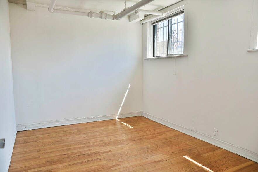 Building Photo - 3024 N Halsted St