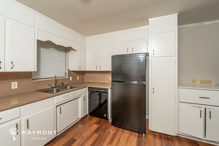 Building Photo - 455 5th Ave SW