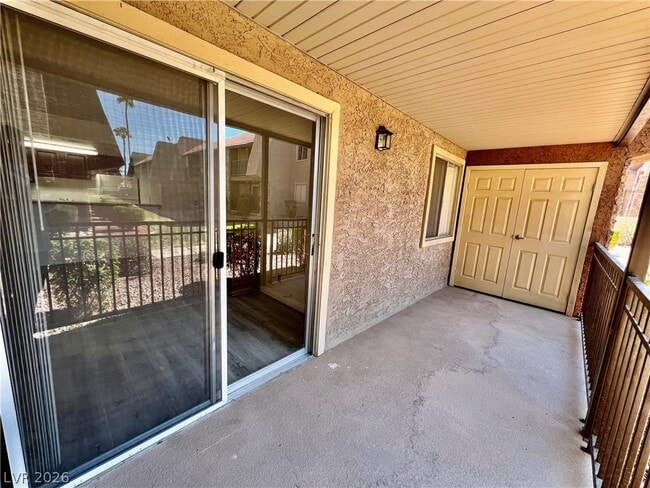 Building Photo - 4380 Sandy River Dr