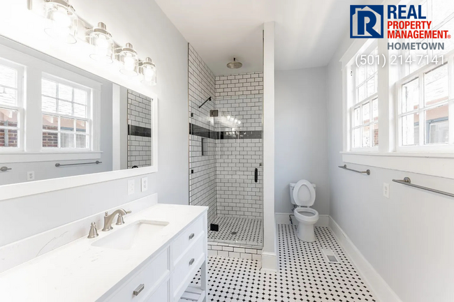 Building Photo - Monthly lease - Beautiful 3-Bed 2-Bath Hom...