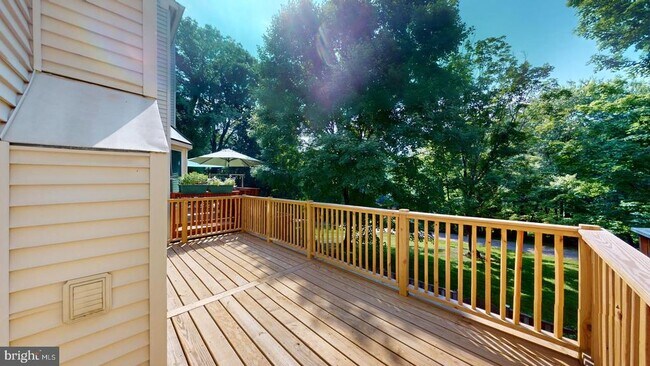 Building Photo - 5739 Oakshore Ct