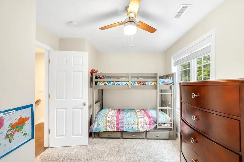 Building Photo - 22 Beacon St