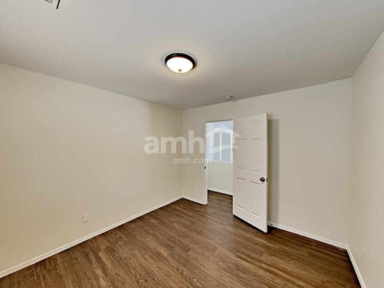 Building Photo - 11363 E Ramblewood Ave