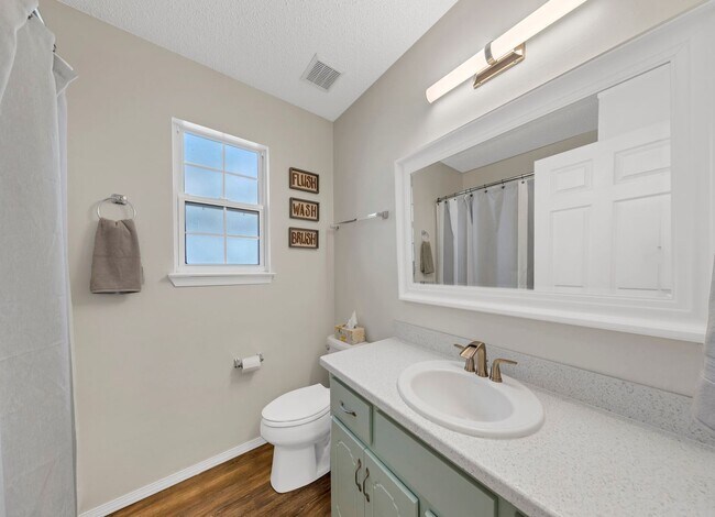 Building Photo - 4501 Parkwood Square