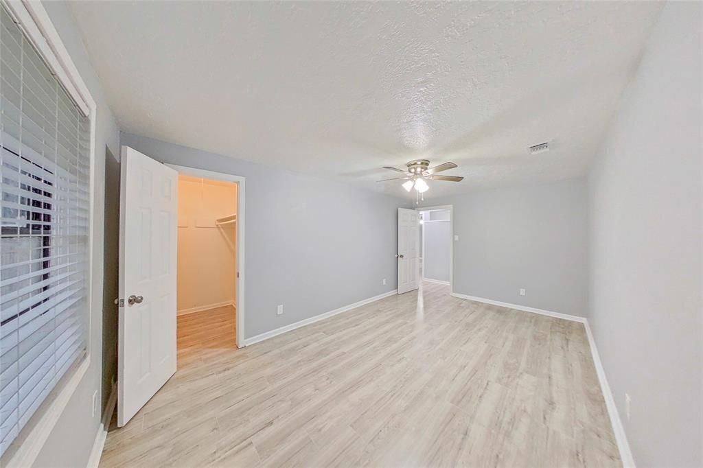 Building Photo - 4002 Prudence Dr