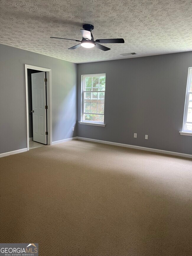 Building Photo - 116 Village Trce