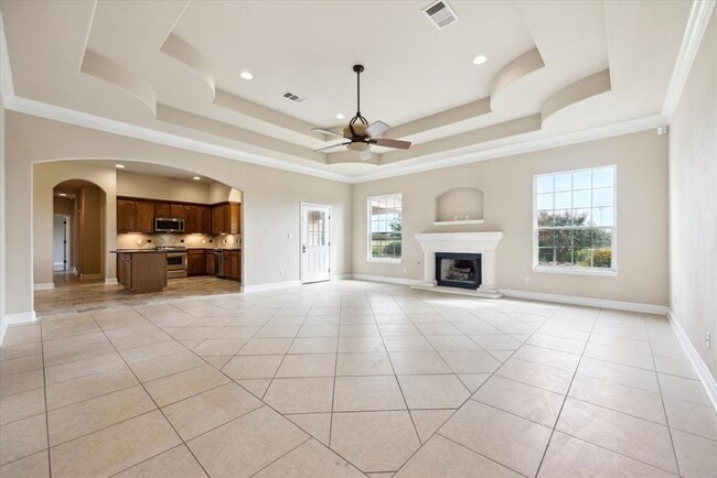 Building Photo - 144 Escondido Dr