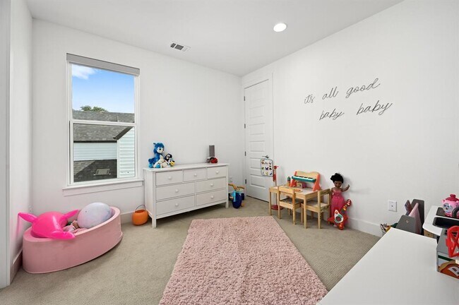 Building Photo - 5317 Agatha Cir
