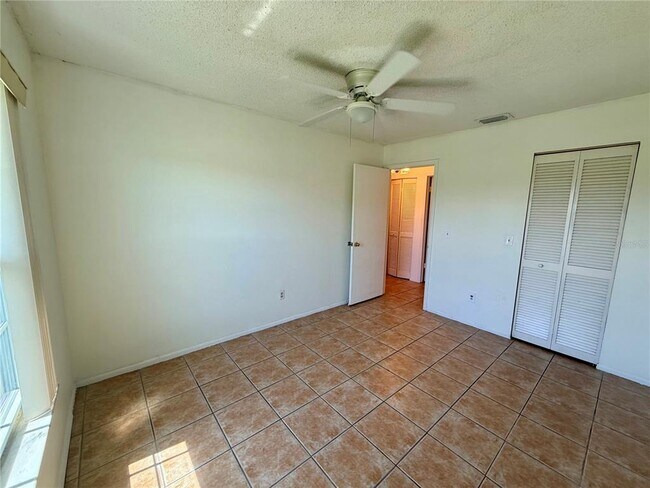 Building Photo - 74 W Cedarwood Cir