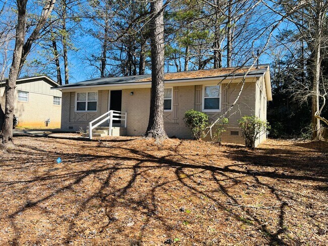 Building Photo - Wow! Check out this charming 3-bedroom, 1....