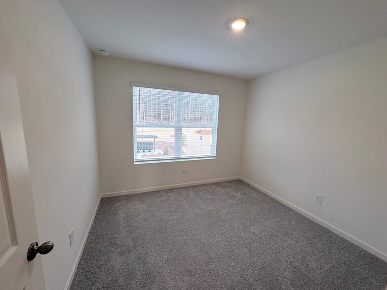 Building Photo - 3027 Gorman Dr