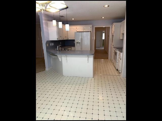 Building Photo - 1024 Colonial Dr