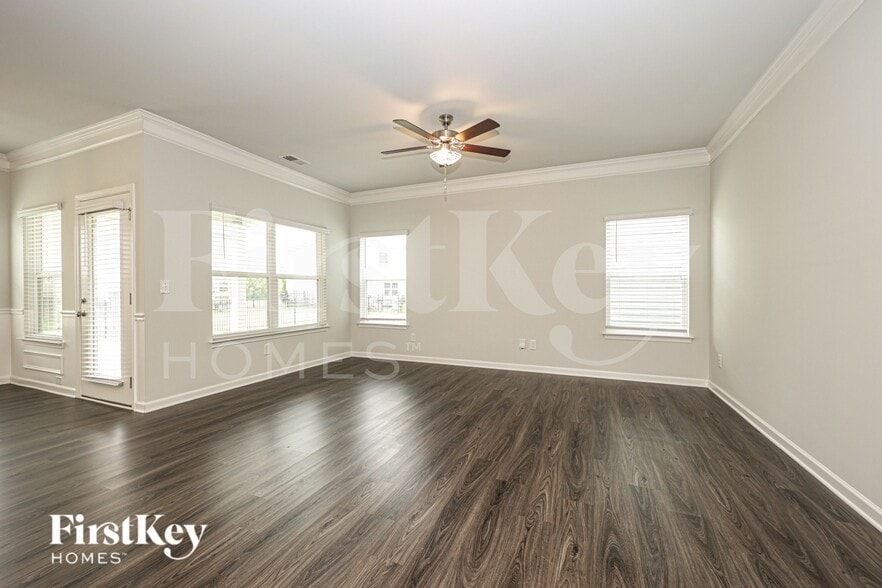 Building Photo - 3727 Pelham Wood Dr