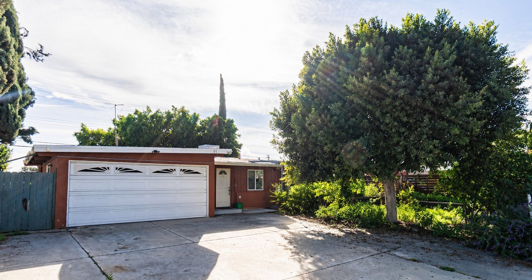 Building Photo - 892 Vassar St