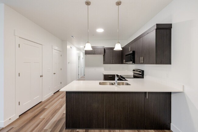 Building Photo - 693 S 4500 S