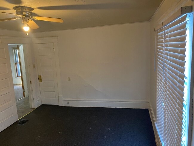 Building Photo - Spacious 3-Bedroom Home for Lease in Akron