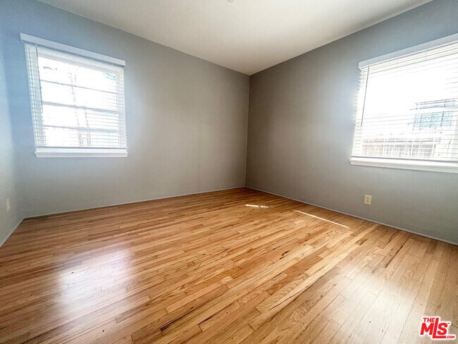 Building Photo - 940 Milwood Ave