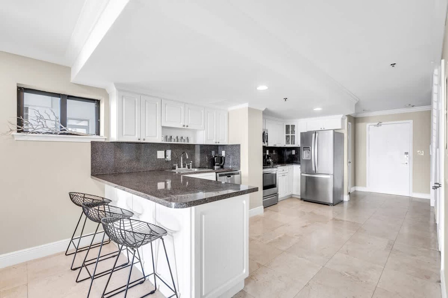 Building Photo - 6345 Collins Ave