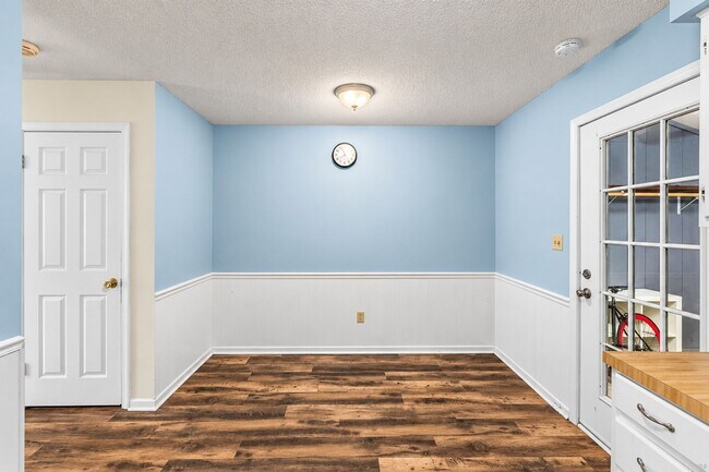 Building Photo - 4000 S Bend Dr