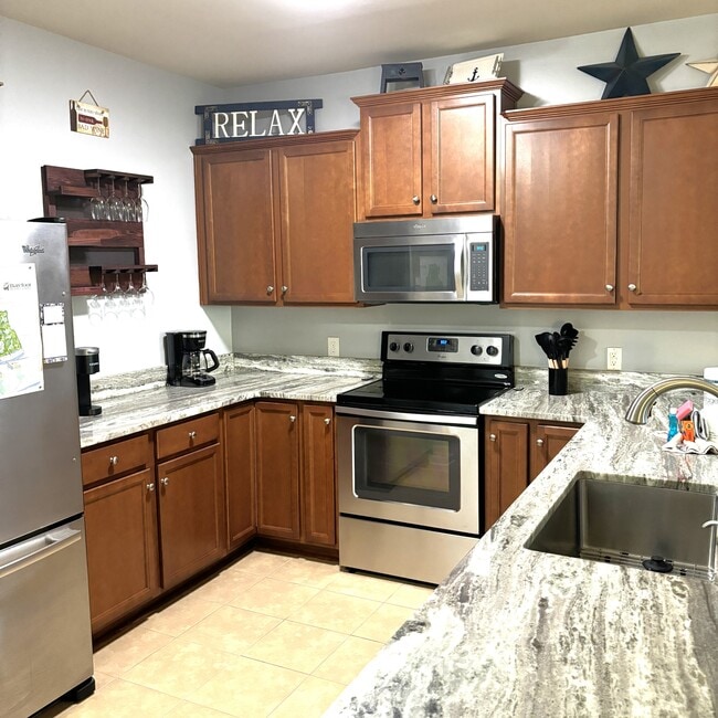 Building Photo - 6253 Catalina Dr