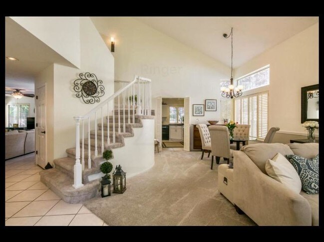 Building Photo - 6809 Medinah Ln NE