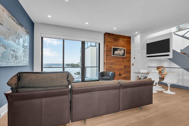 Building Photo - 200 Ocean Ave N