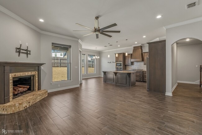 Building Photo - 1141 Green Wood Cir