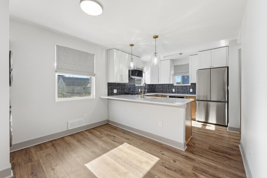 Building Photo - 3615 Kenmar Rd