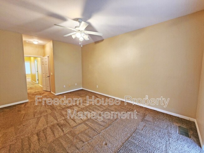 Building Photo - 1421 Star Rd