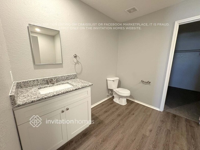 Building Photo - 2928 Marco Dr