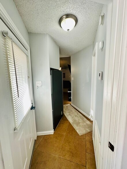 Building Photo - 110 Willow Branch Dr