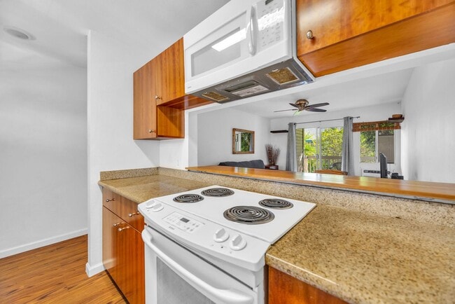 Building Photo - Fully Furnished 2BR/2BA Condo in Quiet North Kihei – Top Floor, Private Laundry, 2 Parking Stalls