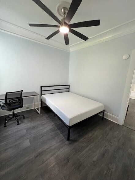 Building Photo - 1211 Madison St