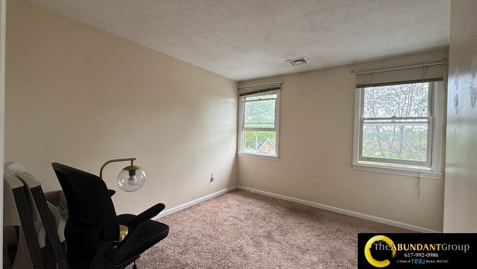 Building Photo - 118 Montclair Ave