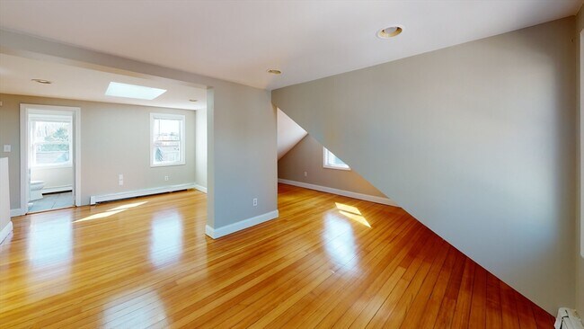 Building Photo - 22-24-24 Kelley Ct