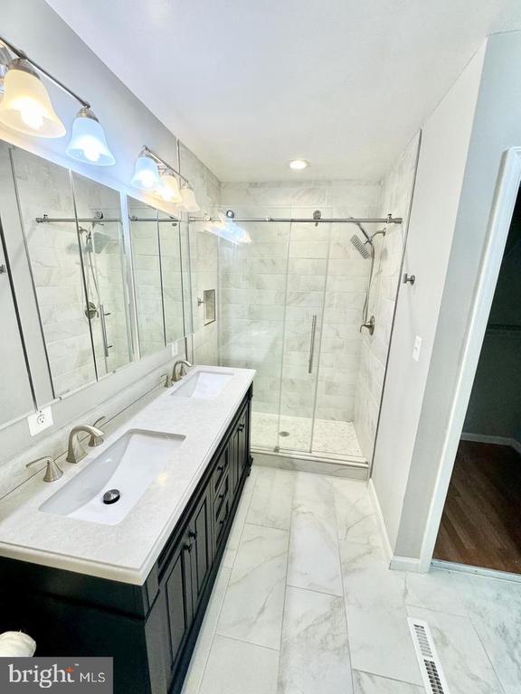 Building Photo - 11919 Autumnwood Ln