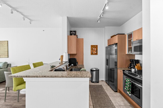 Building Photo - 700 E Boynton Beach Blvd