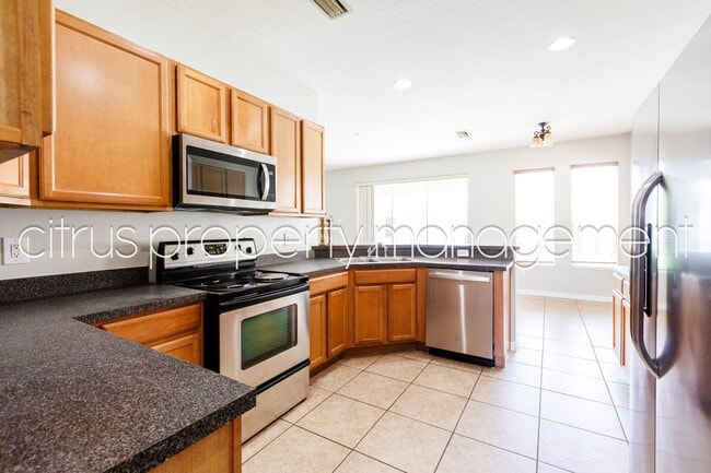 Building Photo - Spacious 4/3 in Independence Available Now!